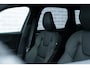 Volvo XC60 T8 Plug-in hybrid AWD Ultra Black Edition - Facelift - | Op voorraad | Luchtvering | Bowers & Wilkins | Massage/ventilatie stoelen | Gelamineerde zijruiten | 22" LM