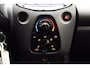 Peugeot 108 1.0 e-VTi Active | Achteruitrijcamera | Apple carplay/Android auto | Extra getint glas | Mistlampen | 5 deurs | Airco | Elektrische ramen voor