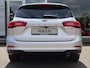 Ford Focus Wagon 1.0 EcoBoost Hybrid Titanium X | Winterpack! | Parkingpack! | Sync4! | 17" Lichtmetaal! | Parkeersensoren | Camera | Climate Control | Navigatie | Keyless entry | Led verlichting |