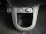 Hyundai Ioniq 5 Lounge AWD 73kWh 306pk Automaat / Solar Dak / Apple Carplay Android Auto / Accu SOH 100% / HUD / Trekgewicht 1600 Kg / Stuur-, Stoel En Achterbankverwarming / Elektrische achterklep / Stoelventilatie / Adaptief CC /