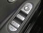 Hyundai Ioniq 5 Lounge AWD 73kWh 306pk Automaat / Solar Dak / Apple Carplay Android Auto / Accu SOH 100% / HUD / Trekgewicht 1600 Kg / Stuur-, Stoel En Achterbankverwarming / Elektrische achterklep / Stoelventilatie / Adaptief CC /