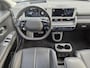Hyundai Ioniq 5 Lounge AWD 73kWh 306pk Automaat / Solar Dak / Apple Carplay Android Auto / Accu SOH 100% / HUD / Trekgewicht 1600 Kg / Stuur-, Stoel En Achterbankverwarming / Elektrische achterklep / Stoelventilatie / Adaptief CC /