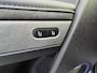 Hyundai Ioniq 5 Lounge AWD 73kWh 306pk Automaat / Solar Dak / Apple Carplay Android Auto / Accu SOH 100% / HUD / Trekgewicht 1600 Kg / Stuur-, Stoel En Achterbankverwarming / Elektrische achterklep / Stoelventilatie / Adaptief CC /