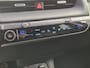 Hyundai Ioniq 5 Lounge AWD 73kWh 306pk Automaat / Solar Dak / Apple Carplay Android Auto / Accu SOH 100% / HUD / Trekgewicht 1600 Kg / Stuur-, Stoel En Achterbankverwarming / Elektrische achterklep / Stoelventilatie / Adaptief CC /
