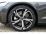 Volvo V60 2.0 T6 Plug-in hybrid AWD Plus Dark | Trekhaak | Rondom zichtcamera | Verwarmbare voorstoelen en achterbank | Verwarmbnaar stuurwiel | Apple carplay/Android auto | Lederen bekelding