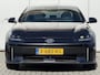 Hyundai Ioniq 6 Lounge 77.4 kWh / NL Auto / 10-2029 Fabrieksgarantie / SOH 100 % / Trekhaak afneembaar 1.500 kg / WLTP 545 km / Warmtepomp / Wit Leder / HUD / Camera 360° /