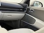 Hyundai Ioniq 6 Lounge 77.4 kWh / NL Auto / 10-2029 Fabrieksgarantie / SOH 100 % / Trekhaak afneembaar 1.500 kg / WLTP 545 km / Warmtepomp / Wit Leder / HUD / Camera 360° /