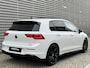 Volkswagen Golf 1.5 eTS 131PK I R-Line Business+ / Panoramadak / R-Line Interieur + Exterieur / LED Matrix / Achteruitrijcamera / Stuur + Stoelverwarming