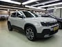 Jeep Avenger Summit 54 kWh | Leder | Massage stoelen | Panoramdak | Navigatie | Stoelverwarming | Camera | 11 kW lader | Achteruitrijcamera | Airco (automatisch)