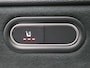 Mercedes-Benz A-klasse 250 e AMG Line / Achteruitrijcamera / Trekhaak / Panaroma-schuifdak / Night-Pakket /