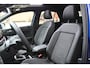 Volkswagen T-Roc 1.5 TSI 150pk R-Line DSG AUTOMAAT / Panorama dak / IQ LED / Navi / LM 19 inch / Camera / Park Assist / Trekhaak afn. Garantie tot 09-01-2030 / 100.000km