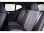 Volvo XC40 B4 Plus Dark - IntelliSafe Assist & Surround - Harman/Kardon audio - Parkeercamera achter - Verwarmde voorstoelen & stuur - Parkeersensoren voor & achter - Elektr. bedienb. voorstoelen met geheugen links - Draadloze tel. lader - Elektr. inklapbare trekhaak - 18' LMV