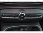 Volvo XC40 B4 Plus Dark - IntelliSafe Assist & Surround - Harman/Kardon audio - Parkeercamera achter - Verwarmde voorstoelen & stuur - Parkeersensoren voor & achter - Elektr. bedienb. voorstoelen met geheugen links - Draadloze tel. lader - Elektr. inklapbare trekhaak - 18' LMV