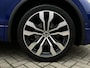 Volkswagen Tiguan 1.5 TSI R-Line Business+ / Pano / Digitaal dashboard / Navigatie / App connect / Camera / Parkeersensoren V+A / lichtmaal 20 inch /