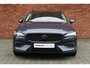 Volvo V60 T6 Plug-in hybrid AWD Essential | Stoel- / stuurwielverwarming | 19 inch. lichtmetalen velgen | Adaptieve Cruise Control Met Stuurhulp | BLIS Dodehoekdetectie | Lederen bekleding | Park assist | Apple Carplay / Android Auto