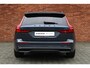 Volvo V60 T6 Plug-in hybrid AWD Essential | Stoel- / stuurwielverwarming | 19 inch. lichtmetalen velgen | Adaptieve Cruise Control Met Stuurhulp | BLIS Dodehoekdetectie | Lederen bekleding | Park assist | Apple Carplay / Android Auto