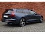 Volvo V60 T6 Plug-in hybrid AWD Essential | Stoel- / stuurwielverwarming | 19 inch. lichtmetalen velgen | Adaptieve Cruise Control Met Stuurhulp | BLIS Dodehoekdetectie | Lederen bekleding | Park assist | Apple Carplay / Android Auto