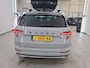 Skoda Karoq 1.5 TSI 150pk Automaat Sportline Business | Functiepakket | Panoramadak | Trekhaak | Dakkoffer | Stoelverwarming | 19"