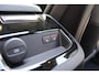 Volvo V60 T6 Plug-in hybrid AWD Plus Bright | Panoramadak | Virtual Park Assist | Verwarmbaar Stuurwiel | Verwarmbare stoelen voor/achter | Extra getint glas achter | 19 inch Lichtmetalen velgen | Elektrisch verstelbare stoelen met memory functie | Premium audio by Harman Kardon