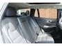 Volvo V60 T6 Plug-in hybrid AWD Plus Bright | Panoramadak | Virtual Park Assist | Verwarmbaar Stuurwiel | Verwarmbare stoelen voor/achter | Extra getint glas achter | 19 inch Lichtmetalen velgen | Elektrisch verstelbare stoelen met memory functie | Premium audio by Harman Kardon