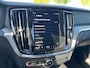 Volvo V60 2.0 T6 Plug-in hybrid AWD Essential Bright | Leder | Navigatie | Wegklapbare trekhaak | Climate control