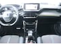 Peugeot 2008 1.2 HYBRID 136PK GT PACK AUTOMAAT / NAVI / LEDER / CLIMA / LED / PDC / 17" LMV / KEYLESS / 360° CAMERA / ADAPT. CRUISECONTROL / 1E EIGENAAR / NIEUWSTAAT !!