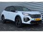 Peugeot 2008 1.2 HYBRID 136PK GT PACK AUTOMAAT / NAVI / LEDER / CLIMA / LED / PDC / 17" LMV / KEYLESS / 360° CAMERA / ADAPT. CRUISECONTROL / 1E EIGENAAR / NIEUWSTAAT !!