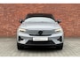 Volvo EC40 Twin Motor Plus Black Edition 82 kWh | Premium audio by Harman Kardon | Panoramadak | 19 inch Lichtmetalen velgen | Extra getint glas | Dak in contrasterende kleur |