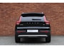 Volvo XC40 B4 Business Edition | Stoelen voor verwarmbaar | Stuurwiel verwarmbaar | Harman Kardon geluidsinstallatie | Extra getint glas achter | Achteruitrijcamera | Adaptieve cruise control | 18'' Lichtmetalen velgen | Apple carplay/Android auto
