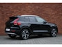Volvo XC40 B4 Business Edition | Stoelen voor verwarmbaar | Stuurwiel verwarmbaar | Harman Kardon geluidsinstallatie | Extra getint glas achter | Achteruitrijcamera | Adaptieve cruise control | 18'' Lichtmetalen velgen | Apple carplay/Android auto