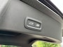 Volvo XC40 B4 Business Edition | Stoelen voor verwarmbaar | Stuurwiel verwarmbaar | Harman Kardon geluidsinstallatie | Extra getint glas achter | Achteruitrijcamera | Adaptieve cruise control | 18'' Lichtmetalen velgen | Apple carplay/Android auto