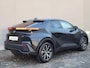 Toyota C-HR 1.8 Hybrid 140 Dynamic Automaat / Tot 10 jaar garantie* / Navigatie / Android Auto / Apple Carplay / Camera / Stuur-, voorruit- en voorstoelverwarming /