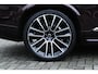 Volvo XC90 T8 Plug-in hybrid AWD Ultra Bright | Luchtvering | Bowers & Wilkins | Gelamineerde zijruiten | Extra getint glas | Geventileerde voorstoelen | Verwarmbare voorstoelen | Verwarmbaar stuurwiel | Verwarmbare achterbank | Massagefunctie voorstoelen | Panoramadak  | Rondom zichtcamera | 22 inch Lichtmetalen velgen | Alarmklasse 3