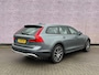 Volvo V90 Cross Country 2.0 T5 Pro | Head Up Display | Stoelventilatie | Stoelverwarming | Schuif- / Kanteldak | Luchtvering | Trekhaak | Adaptive Cruise Control | Keyless | Park Assist |