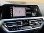 BMW 3-Serie Touring 330e M-Pakket | Shadowline | Sportstoelen | Navigatie | Alcantara/leder | Trekhaak | Camera | Virtual cockpit | Apple CarPlay | Cruise control | Lane assist | LED | DAB | Stoel&stuurverwarming | Elektrische achterklep | Volledig onderhouden