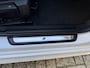 BMW 3-Serie Touring 330e M-Pakket | Shadowline | Sportstoelen | Navigatie | Alcantara/leder | Trekhaak | Camera | Virtual cockpit | Apple CarPlay | Cruise control | Lane assist | LED | DAB | Stoel&stuurverwarming | Elektrische achterklep | Volledig onderhouden