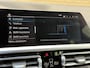 BMW 3-Serie Touring 330e M-Pakket | Shadowline | Sportstoelen | Navigatie | Alcantara/leder | Trekhaak | Camera | Virtual cockpit | Apple CarPlay | Cruise control | Lane assist | LED | DAB | Stoel&stuurverwarming | Elektrische achterklep | Volledig onderhouden