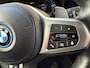 BMW 3-Serie Touring 330e M-Pakket | Shadowline | Sportstoelen | Navigatie | Alcantara/leder | Trekhaak | Camera | Virtual cockpit | Apple CarPlay | Cruise control | Lane assist | LED | DAB | Stoel&stuurverwarming | Elektrische achterklep | Volledig onderhouden