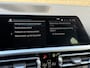 BMW 3-Serie Touring 330e M-Pakket | Shadowline | Sportstoelen | Navigatie | Alcantara/leder | Trekhaak | Camera | Virtual cockpit | Apple CarPlay | Cruise control | Lane assist | LED | DAB | Stoel&stuurverwarming | Elektrische achterklep | Volledig onderhouden