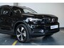 Volvo XC40 Recharge Single Motor Plus Trekhaak | Adaptive Cruise Control Met Stuurhulp | Verwarmbare Voorstoelen | Stuurwielverwarming | Draadloos Telefoon Opladen | Apple CarPlay/Android Auto | 2-Zone Electronic Climate Control | Google Services | 19 Inch Velgen