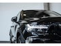 Volvo XC40 Recharge Single Motor Plus Trekhaak | Adaptive Cruise Control Met Stuurhulp | Verwarmbare Voorstoelen | Stuurwielverwarming | Draadloos Telefoon Opladen | Apple CarPlay/Android Auto | 2-Zone Electronic Climate Control | Google Services | 19 Inch Velgen