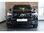 Volvo XC40 Recharge Single Motor Plus Trekhaak | Adaptive Cruise Control Met Stuurhulp | Verwarmbare Voorstoelen | Stuurwielverwarming | Draadloos Telefoon Opladen | Apple CarPlay/Android Auto | 2-Zone Electronic Climate Control | Google Services | 19 Inch Velgen