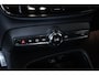 Volvo XC40 Recharge Single Motor Plus Trekhaak | Adaptive Cruise Control Met Stuurhulp | Verwarmbare Voorstoelen | Stuurwielverwarming | Draadloos Telefoon Opladen | Apple CarPlay/Android Auto | 2-Zone Electronic Climate Control | Google Services | 19 Inch Velgen