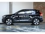 Volvo XC40 Recharge Single Motor Plus Trekhaak | Adaptive Cruise Control Met Stuurhulp | Verwarmbare Voorstoelen | Stuurwielverwarming | Draadloos Telefoon Opladen | Apple CarPlay/Android Auto | 2-Zone Electronic Climate Control | Google Services | 19 Inch Velgen