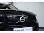 Volvo XC40 Recharge Single Motor Plus Trekhaak | Adaptive Cruise Control Met Stuurhulp | Verwarmbare Voorstoelen | Stuurwielverwarming | Draadloos Telefoon Opladen | Apple CarPlay/Android Auto | 2-Zone Electronic Climate Control | Google Services | 19 Inch Velgen