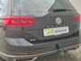 Volkswagen Passat Variant 1.4 TSI DSG6 GTE Business Automaat / Pack Adventure / Trekgewicht 1600 kg / Elektrisch wegklapbare trekhaak / Glazen schuif- en kanteldak / Elektrische achterklep / Achteruitrijcamera / Keyless Entry/Start / Stoelverwarming /
