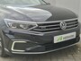 Volkswagen Passat Variant 1.4 TSI DSG6 GTE Business Automaat / Dealer onderhouden / Pack Adventure / Trekgewicht 1600 kg / Elektrisch wegklapbare trekhaak / Glazen schuif- en kanteldak / Elektrische achterklep / Achteruitrijcamera / Keyless Entry/Start / Stoelverwarming /