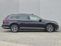 Volkswagen Passat Variant 1.4 TSI DSG6 GTE Business Automaat / Pack Adventure / Trekgewicht 1600 kg / Elektrisch wegklapbare trekhaak / Glazen schuif- en kanteldak / Elektrische achterklep / Achteruitrijcamera / Keyless Entry/Start / Stoelverwarming /
