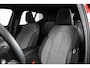 Volvo XC40 B4 Plus Dark | Verwarmde Voorstoelen+Stuurwiel | Verwarmde voorruit | Semi-Elektrische Trekhaak | Harman Kardon Premium Audio | Apple Carplay / Android Auto | Electrisch bedienbare voorstoelen | Google infotaiment