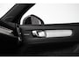 Volvo XC40 B4 Plus Dark | Verwarmde Voorstoelen+Stuurwiel | Verwarmde voorruit | Semi-Elektrische Trekhaak | Harman Kardon Premium Audio | Apple Carplay / Android Auto | Electrisch bedienbare voorstoelen | Google infotaiment